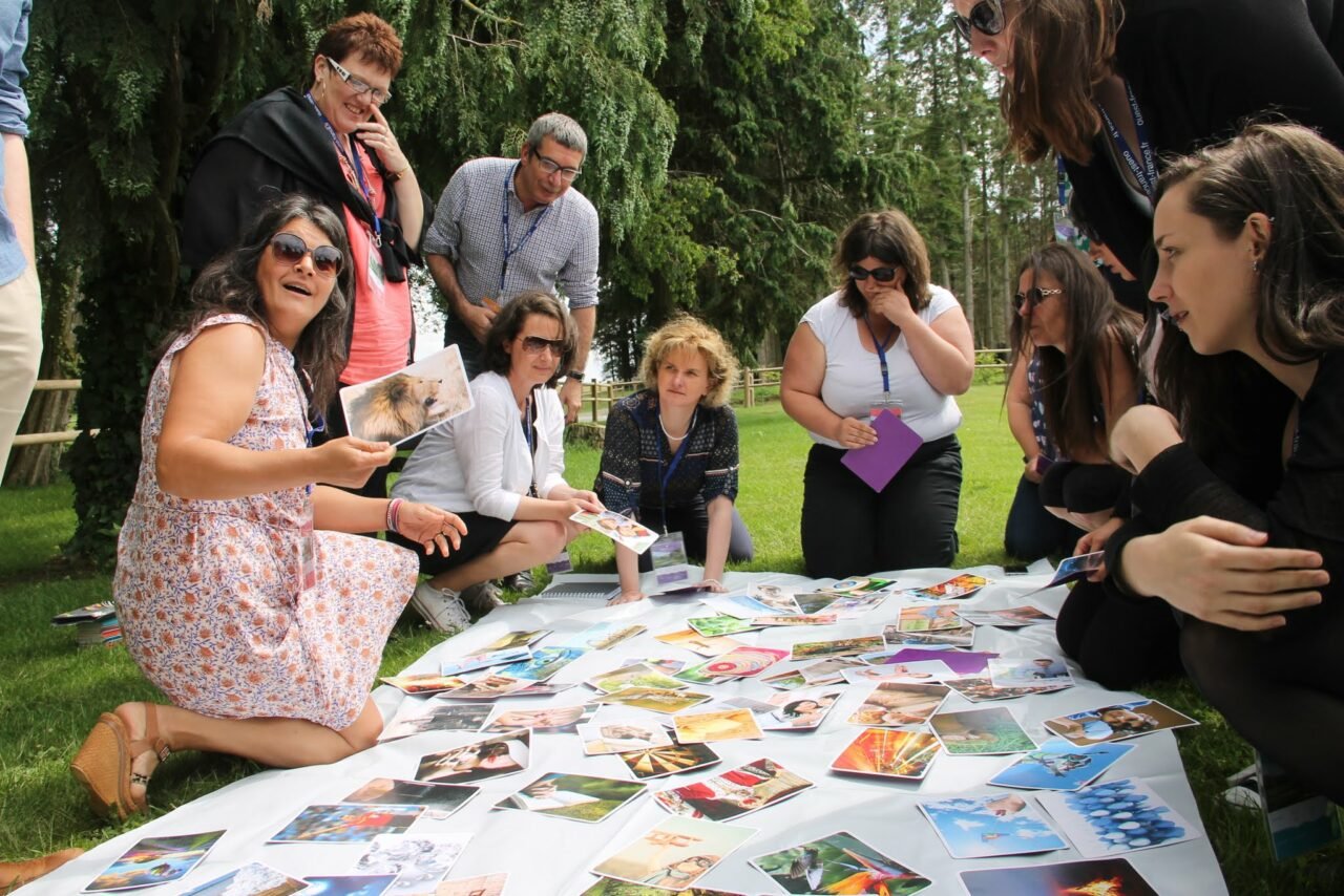 Des particpants à une réunion participative